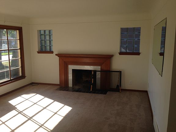 3rd image of 15724 Englewood Ave