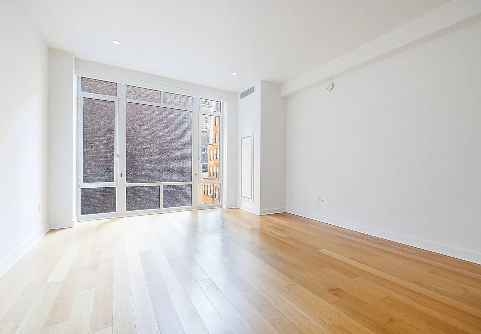 1st image of 1050 6th Ave #11D