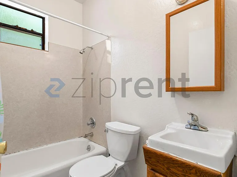 1315 Spruce St #1 — Photo 16