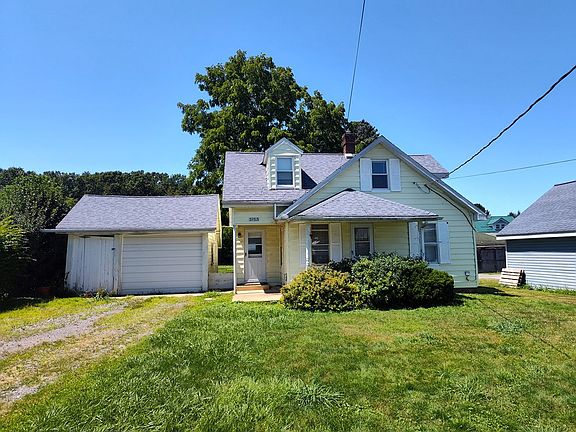 2nd image of 315 Oak Rd