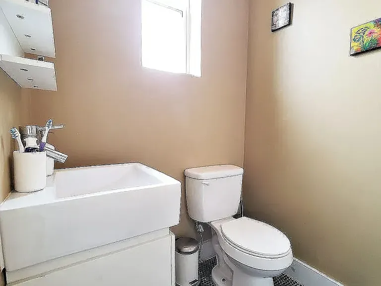 217 Hull St #2B — Photo 9