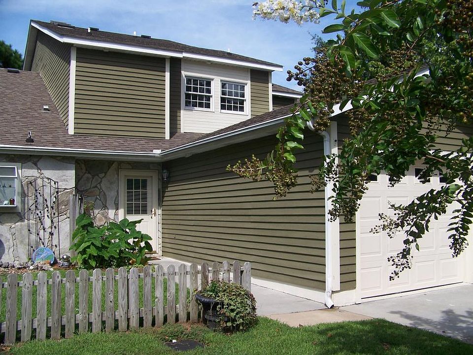 1st image of 704 Cedarwood Vlg #704D