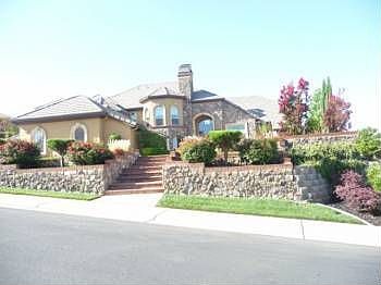 1st image of 725 Heritage Pl