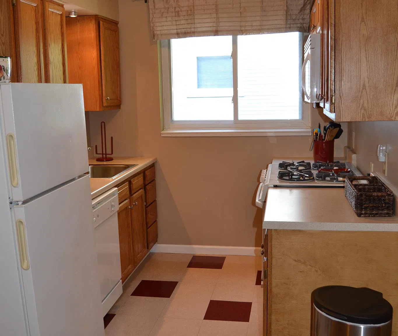 1 bed, 650 sqft, $1,350 — Photo 3