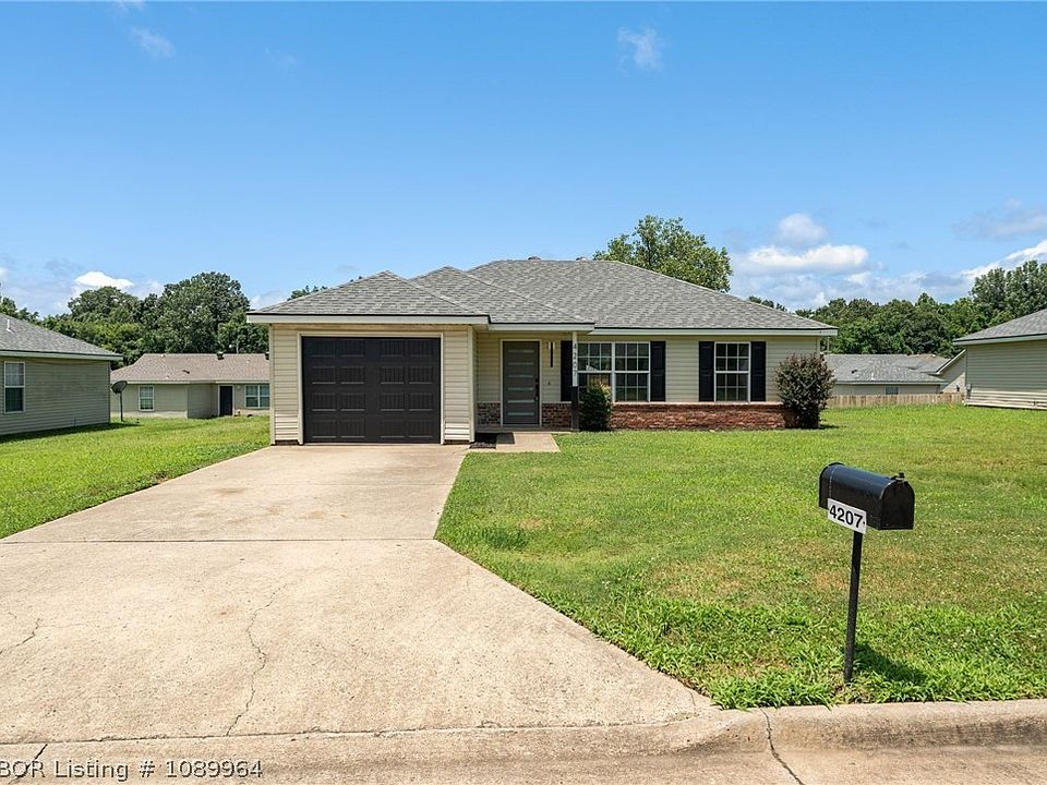 1st image of 4207 Oak Park Cir