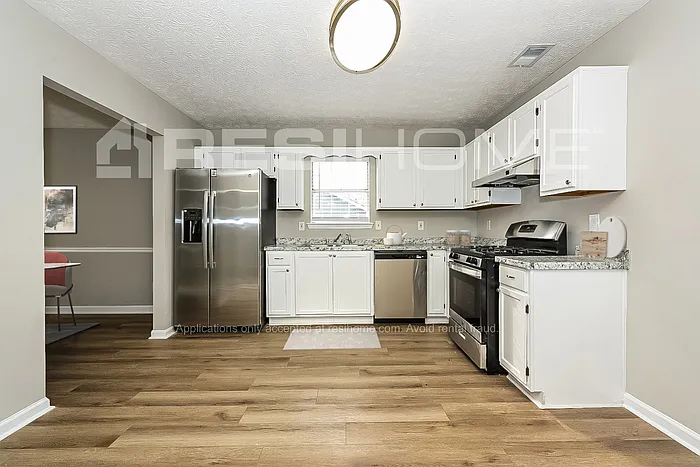 5949 Creekside Dr — Photo 2