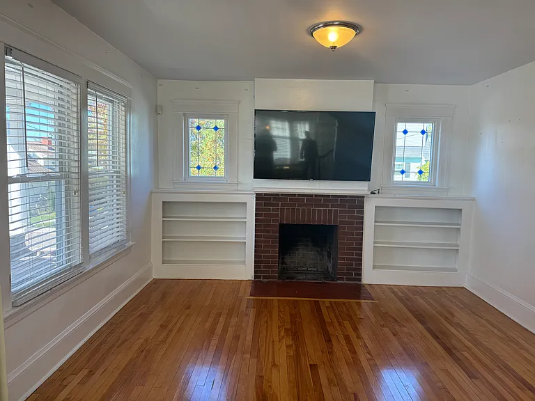 56 Granville Ave — Photo 9