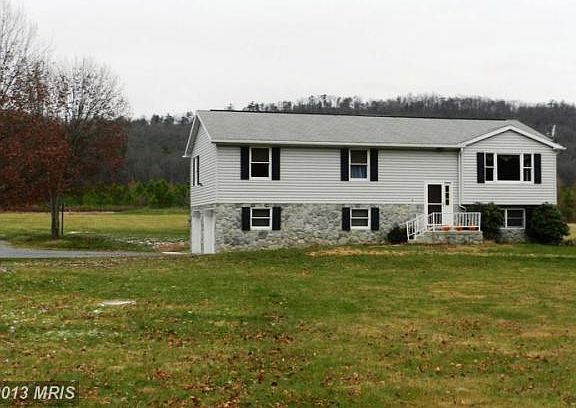 2nd image of 138 Blackberry Ln