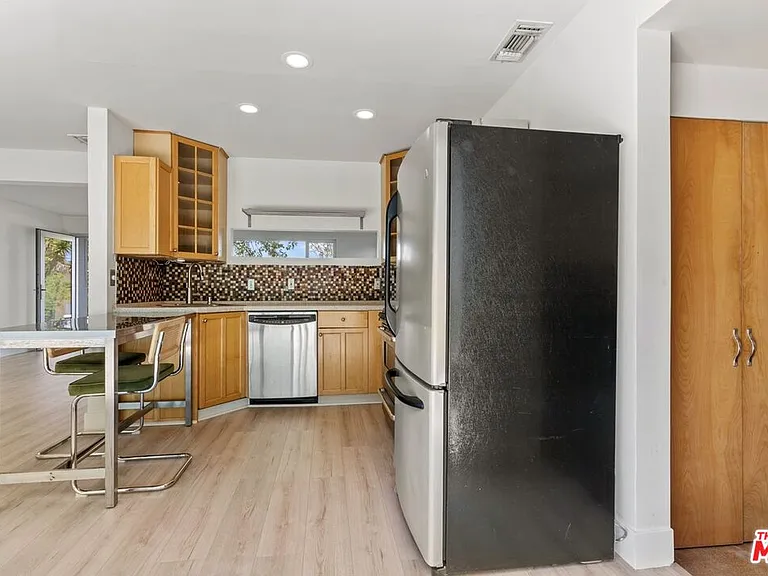 4608 Nob Hill Dr — Photo 7