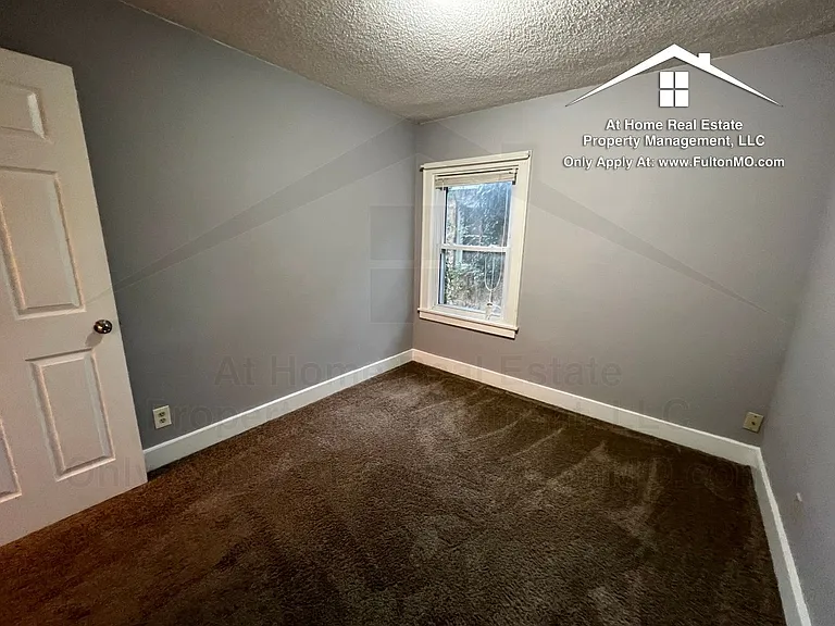 1223 Grand St — Photo 19