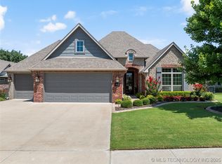 8410 E Greeley Pl, Broken Arrow, OK 74014
