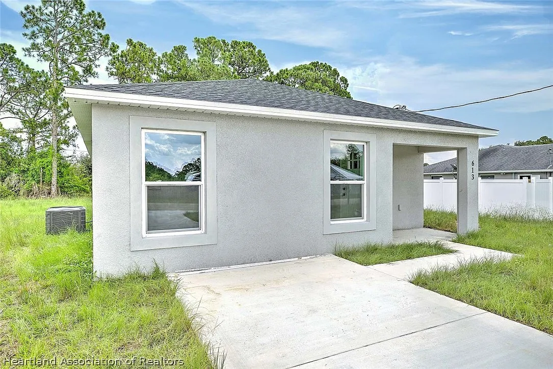 3 bed, 2.0 bath, 1025 sqft, $1,850 — Photo 2