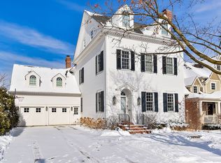321 W Benton Ave, Naperville, IL 60540