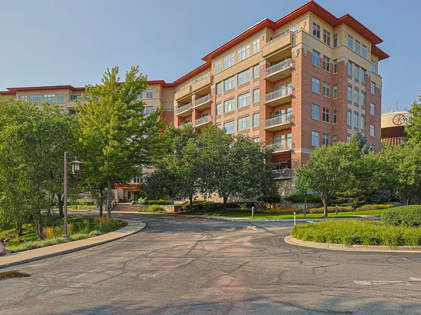 40 Prairie Park Dr APT 601, Wheeling, IL 60090