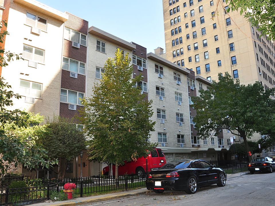1st image of 420 W Aldine Ave APT 329