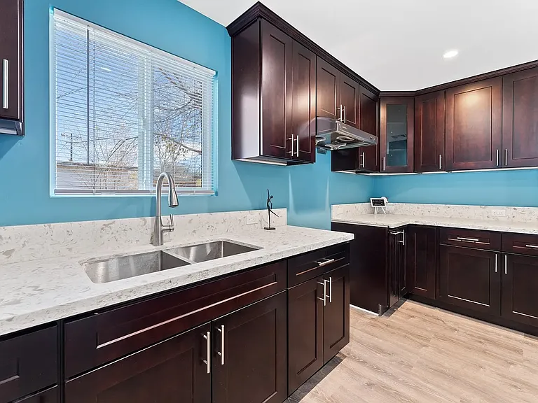 1326 W Ivesbrook St — Photo 7