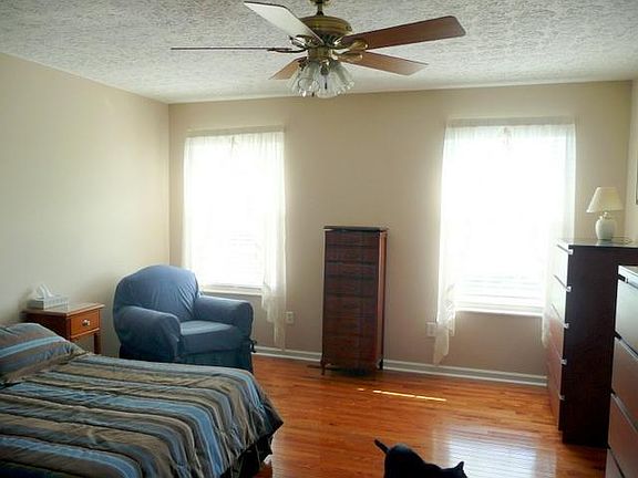 4th image of 223 Hannah Ln