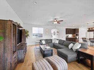 1915 W Dali Way, Hanford, CA 93230