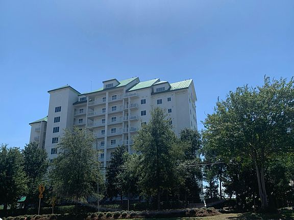 2nd image of 662 Harbor Blvd
