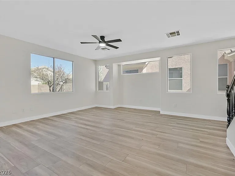 9316 Perennial Ave — Photo 11