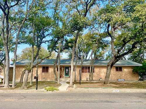 800 Dale Dr Photo 1