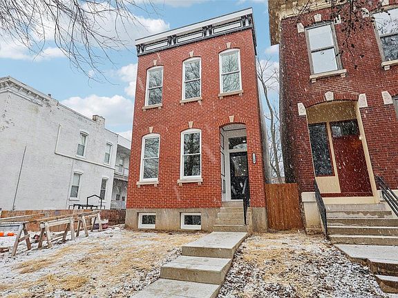 2nd image of 2260 S Jefferson Ave