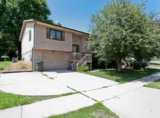 2025 Plaen View Dr, Iowa City, IA 52246