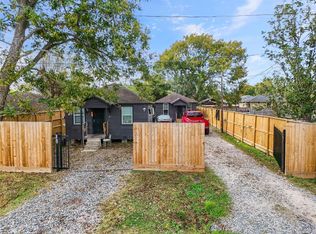 4611 W Hunting St, Houston, TX 77026