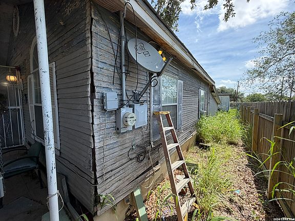 4th image of 16144 ROSA ST