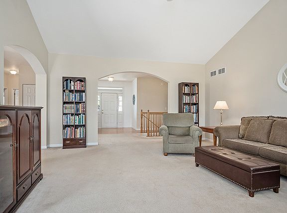 5th image of 3626 Provence Dr