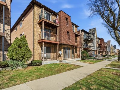 6728 W 64th Pl APT 2A, Chicago, IL, 60638