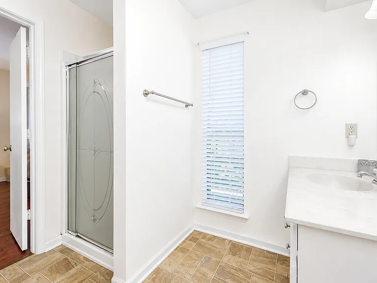 2217 Parkside Dr — Photo 5