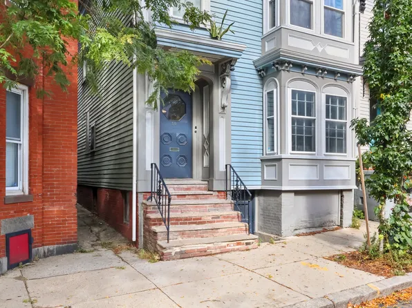 50 Monmouth St #1A, Boston, MA 02128