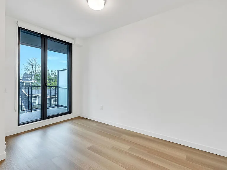3455 Hastings St E — Photo 78