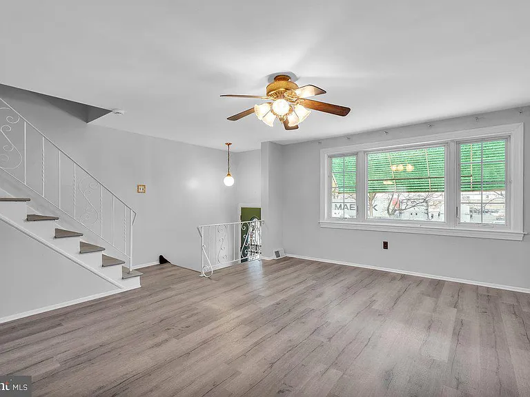 3639 Gaul St — Photo 6