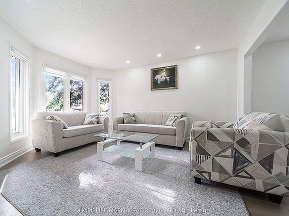5th image of 27 Beaverhall Rd