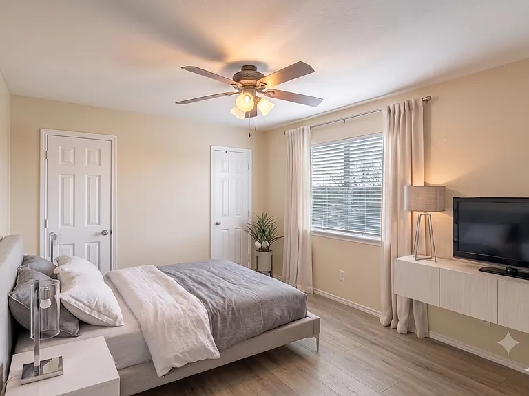 Upstairs bedroom #1