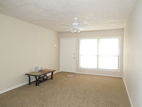 4th image of 1417 NW Lindy Ave