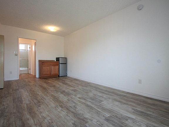 4th image of 5011 Sawtelle Blvd
