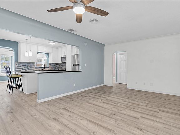 4th image of 6618 3rd Ave N