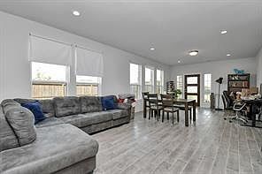 3rd image of 10502 Mount Tallac Ct