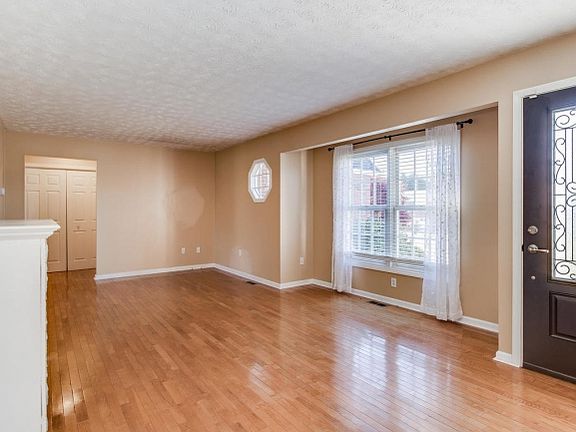 5th image of 215 Scenic Dr