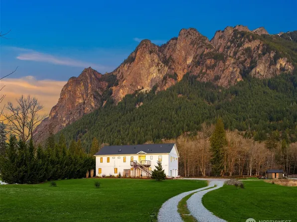 10210 428th Avenue SE, North Bend, WA 98045