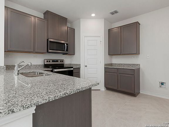 4th image of 9534 Hinterlands Dr