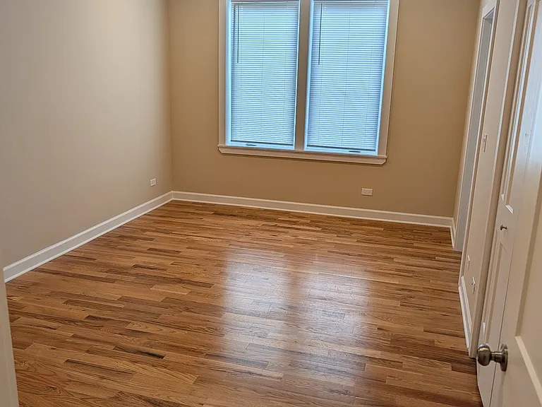 1534 E 66th Pl #2E — Photo 5