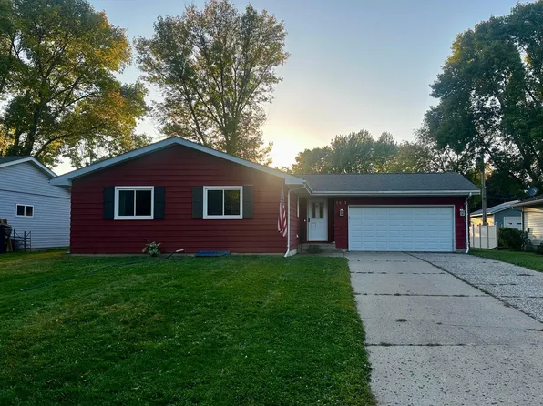 1811 Judd Ave N, Glencoe, MN 55336