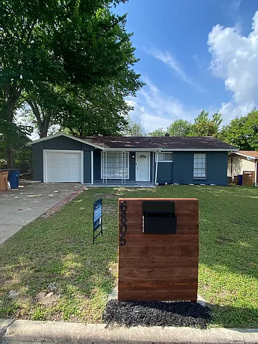 6805 Dubuque Ln Photo 1