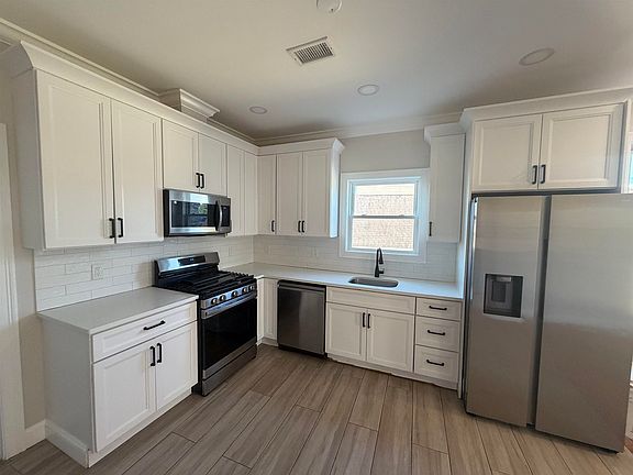 3rd image of 115 Wallington Ave