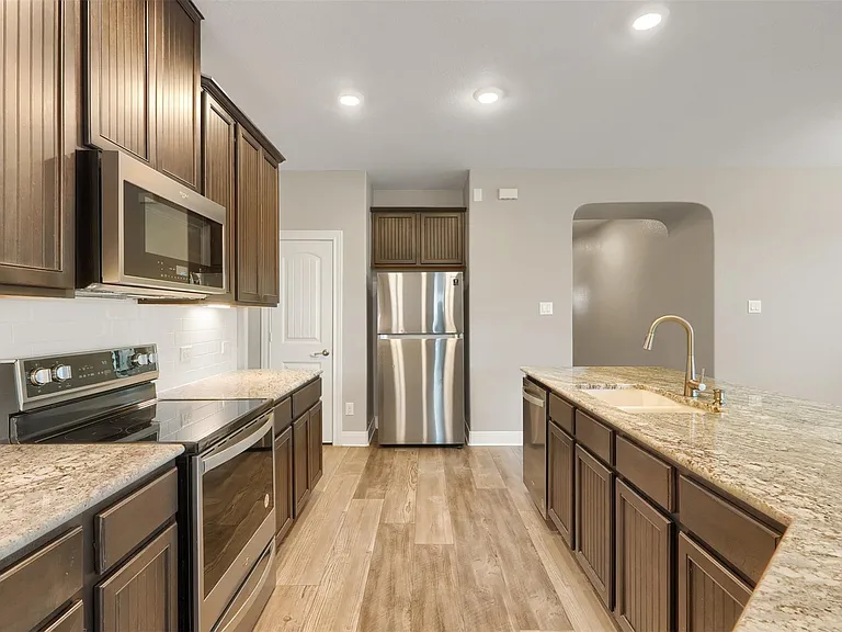199 Kennicott Dr — Photo 8