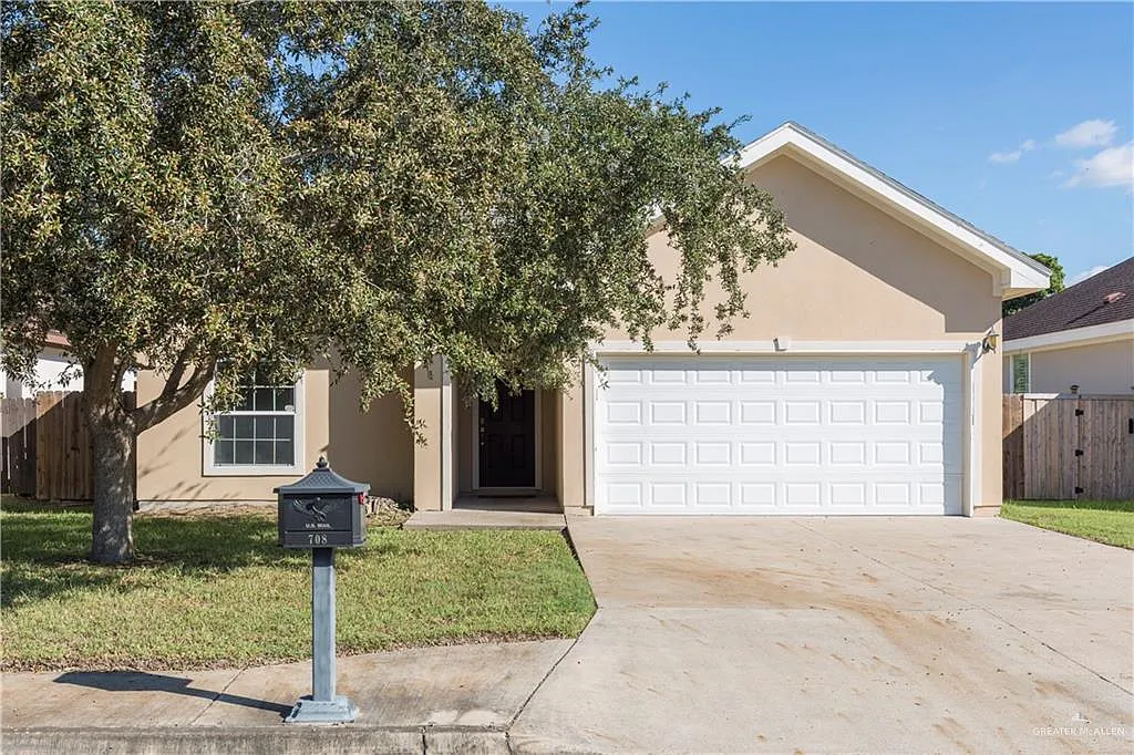 3 bed, 2.0 bath, 1566 sqft, $1,800 — Photo 1